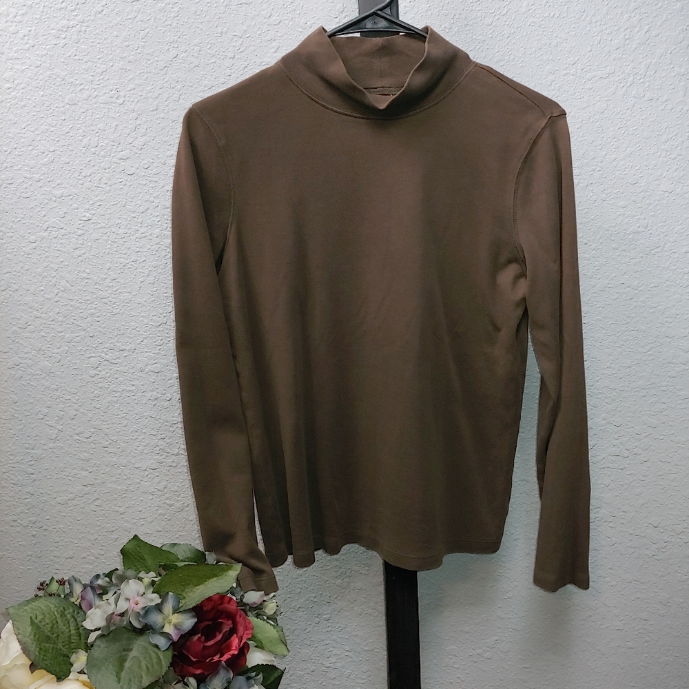 *3/$25* St. Johns Bay Mock Turtle Neck M.     3a09